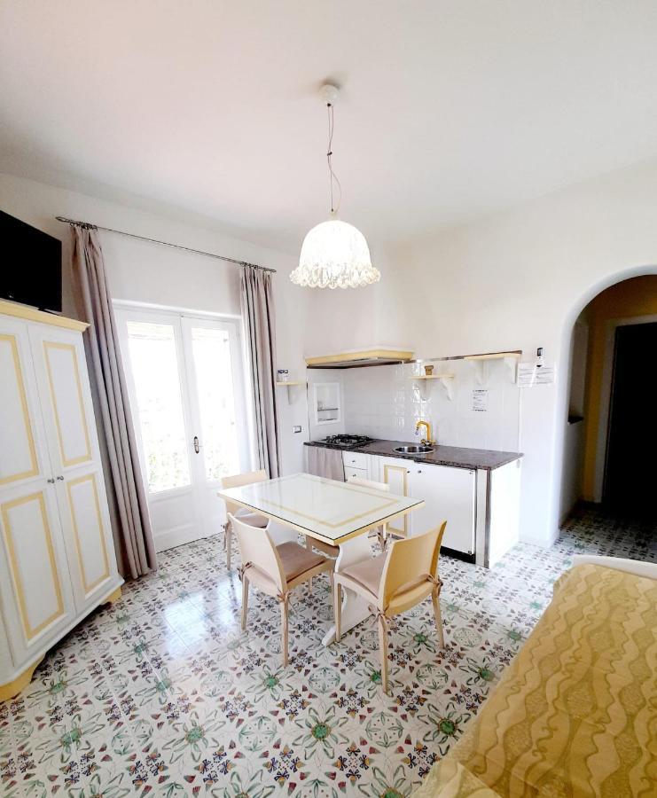 ליפארי Hotel Residence Mendolita מראה חיצוני תמונה