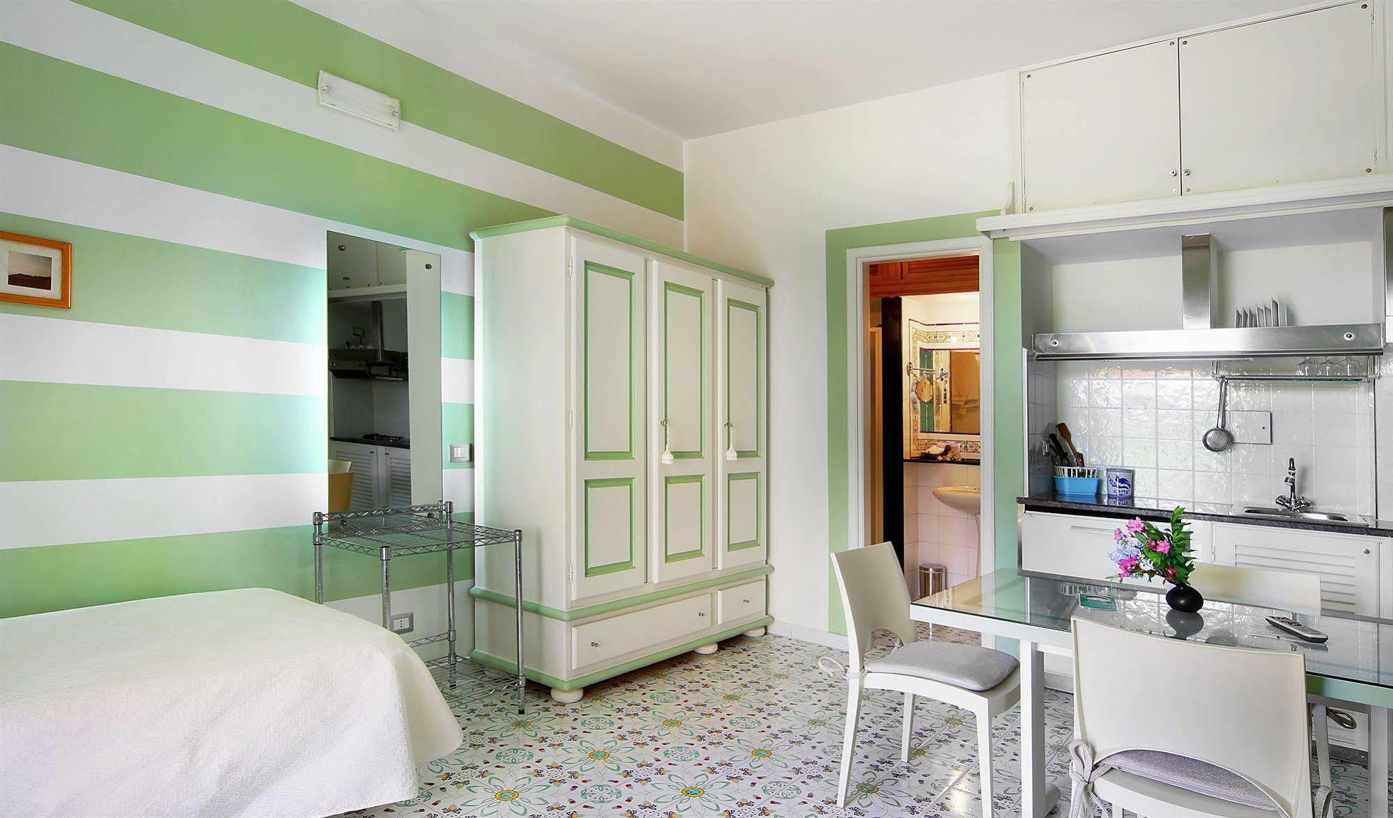 ליפארי Hotel Residence Mendolita מראה חיצוני תמונה